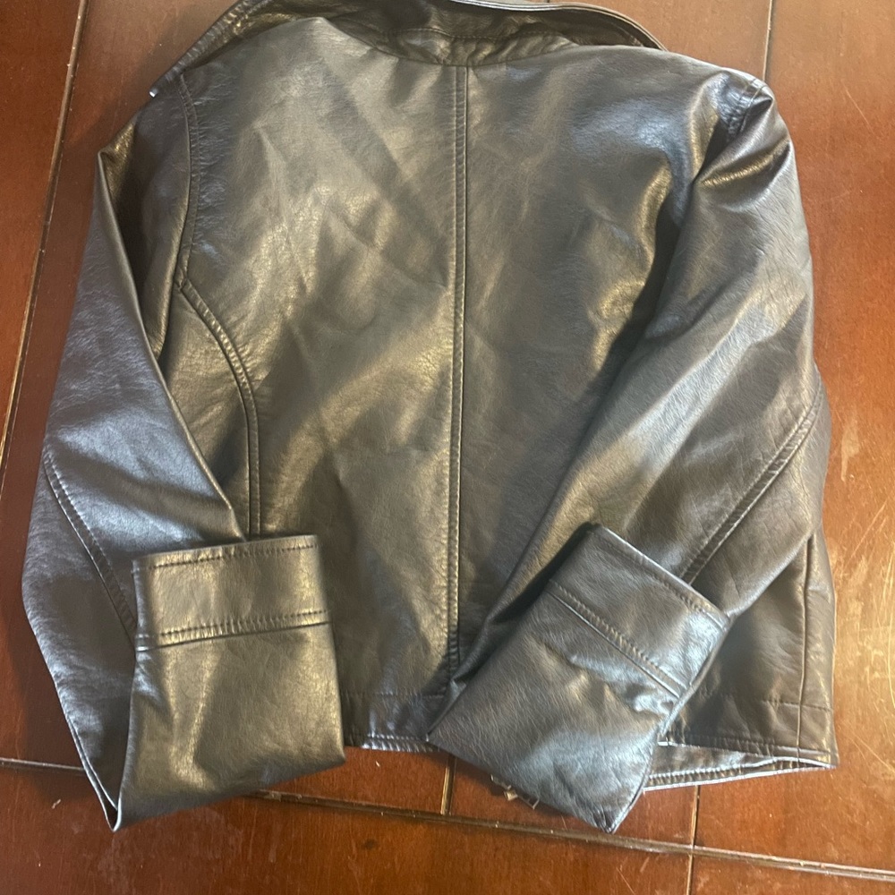 Used once. Almost new. Nice cute Junior girls jacket.